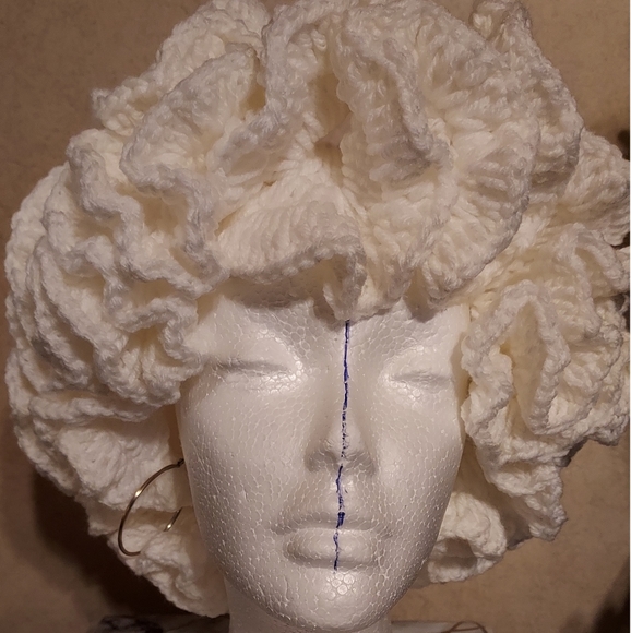 #L❤️VE HANDMADE. Crochet Ruffle HAT - Picture 7 of 7